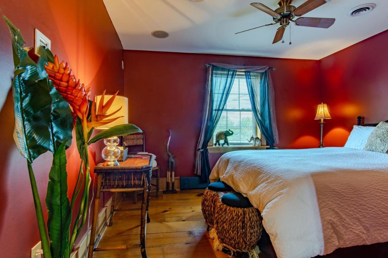 Campbellford Emilyville Inn מראה חיצוני תמונה