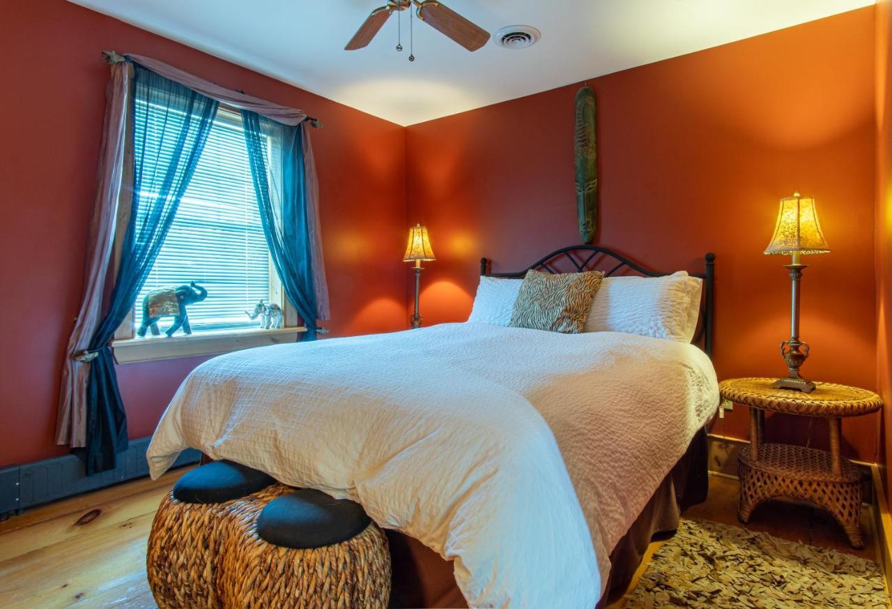 Campbellford Emilyville Inn מראה חיצוני תמונה