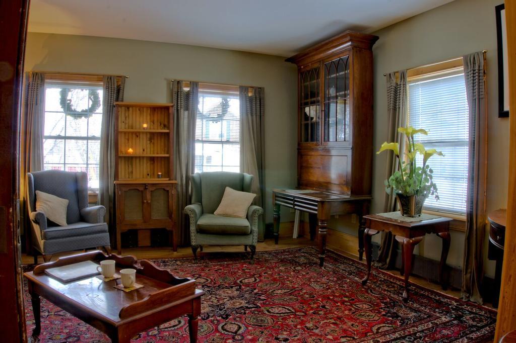 Campbellford Emilyville Inn מראה חיצוני תמונה