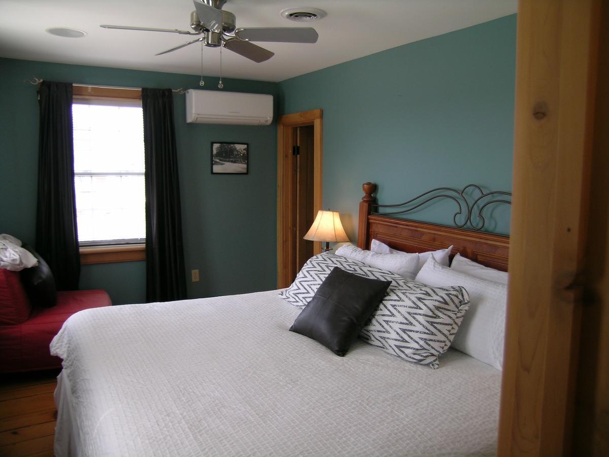 Campbellford Emilyville Inn מראה חיצוני תמונה